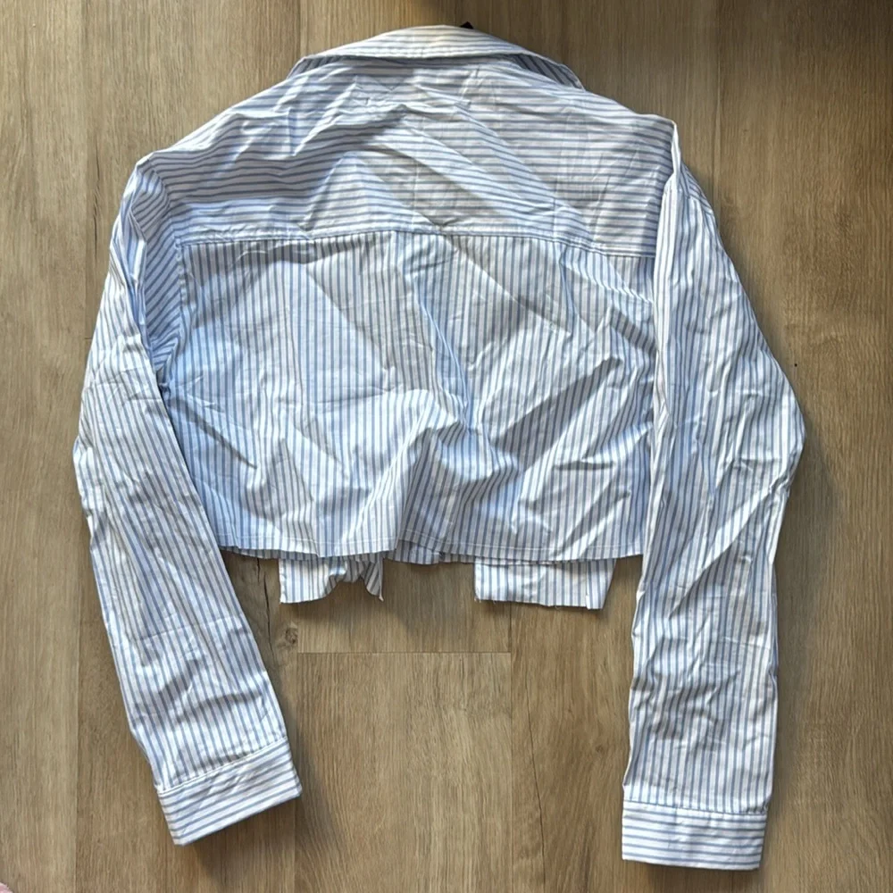 Stitch & Feather Striped Cropped Button-Up Shirt sz L - Picture 7 of 8
